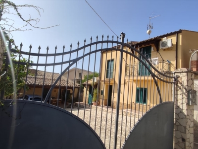 casa indipendente in vendita a Caltanissetta in zona Torretta