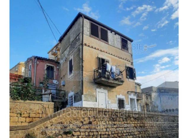 casa semindipendente in vendita a Caltanissetta in zona Centro Storico