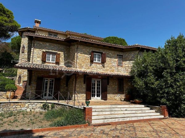 casa indipendente in vendita a Caltanissetta