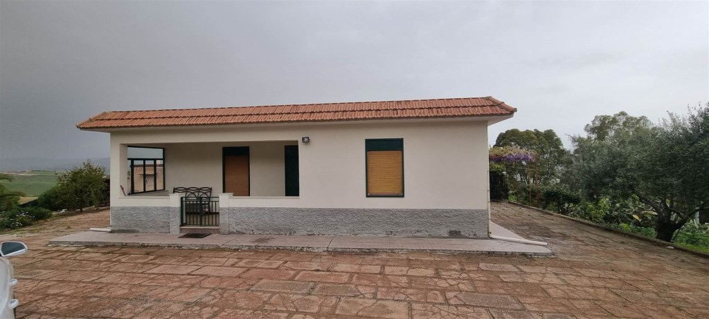 casa indipendente in vendita a Caltanissetta