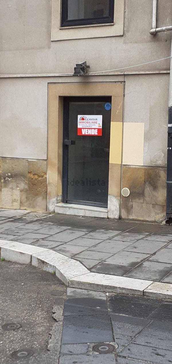 locale commerciale in vendita a Caltanissetta in zona Centro Storico