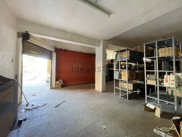 locale di sgombero in vendita a Caltanissetta