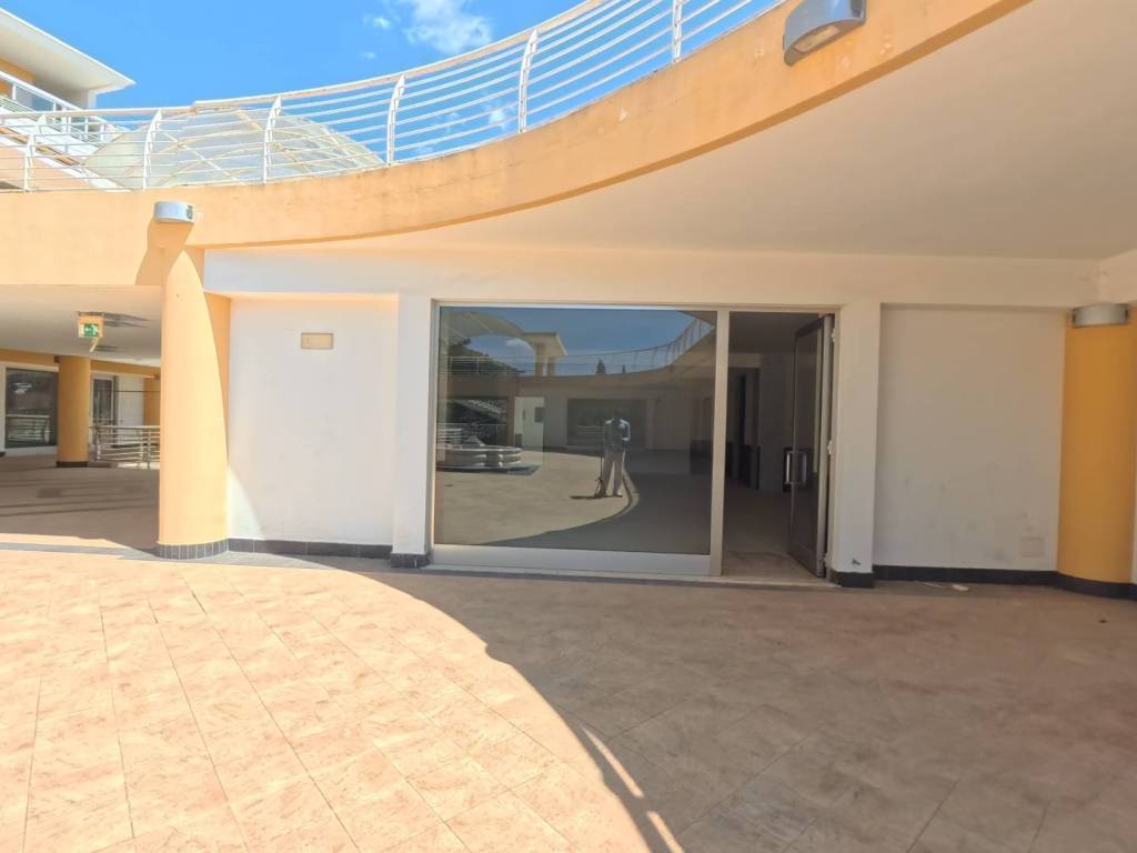 negozio in vendita a Caltanissetta