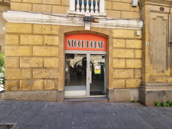 locale commerciale in vendita a Caltanissetta