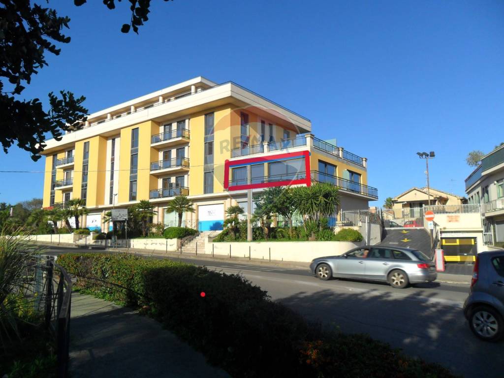ufficio in vendita a Caltanissetta in zona Palmitelli