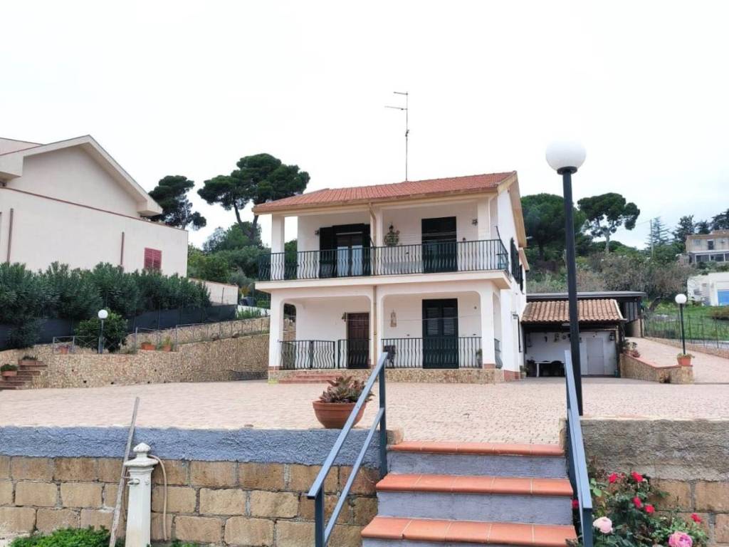 casa indipendente in vendita a Caltanissetta