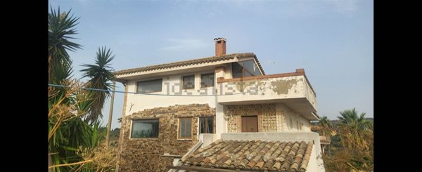 casa indipendente in vendita a Caltanissetta