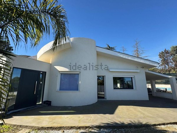 casa indipendente in vendita a Caltanissetta
