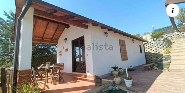 casa indipendente in vendita a Caltanissetta