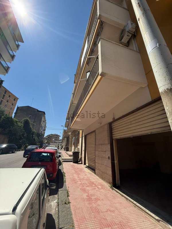 locale commerciale in vendita a Caltanissetta