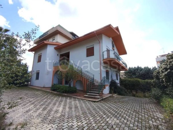 casa indipendente in vendita a Caltanissetta in zona Centro Storico