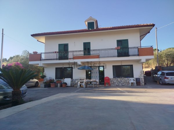 casa indipendente in vendita a Caltanissetta