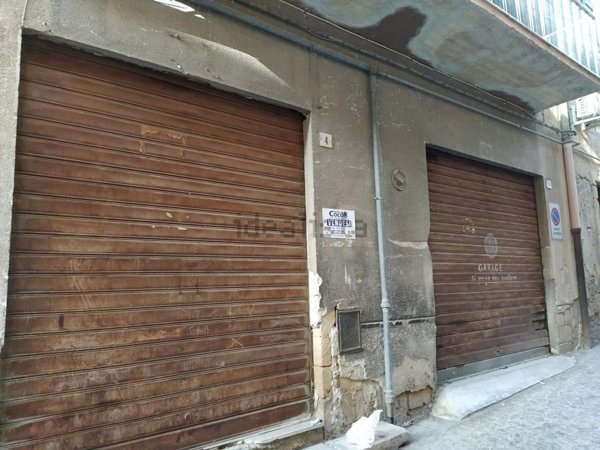 locale di sgombero in vendita a Caltanissetta