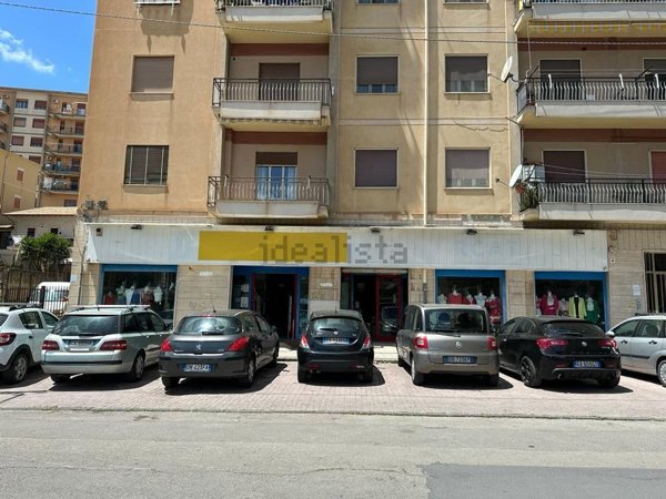 locale commerciale in vendita a Caltanissetta in zona Centro Storico