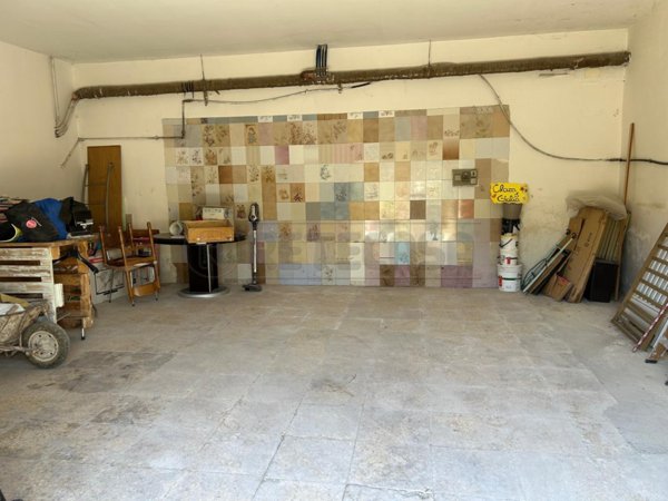 locale di sgombero in vendita a Caltanissetta