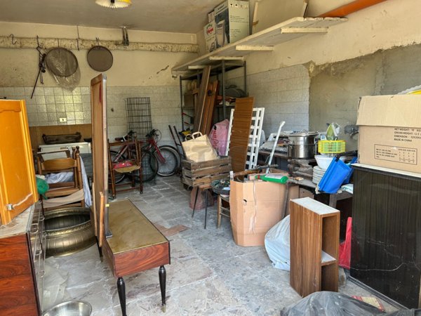 locale di sgombero in vendita a Caltanissetta