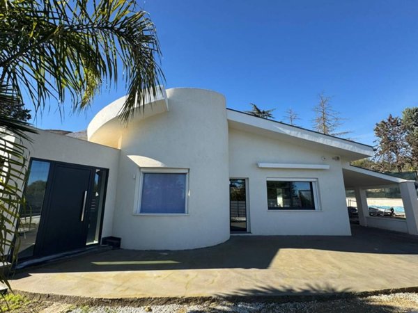 casa indipendente in vendita a Caltanissetta