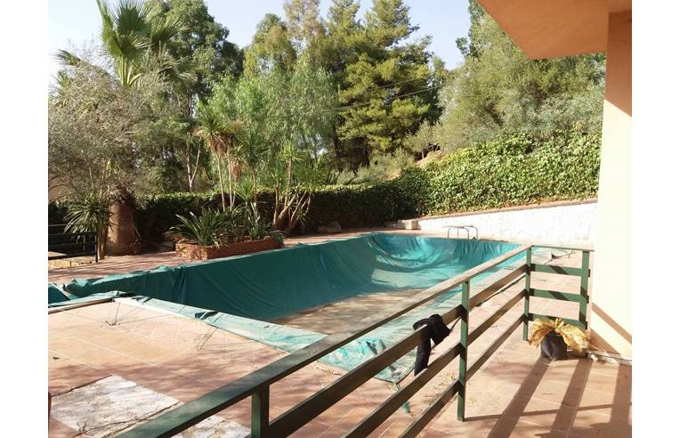 casa indipendente in vendita a Caltanissetta in zona Centro Storico