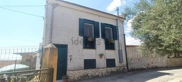 casa indipendente in vendita a Caltanissetta in zona Prestianni