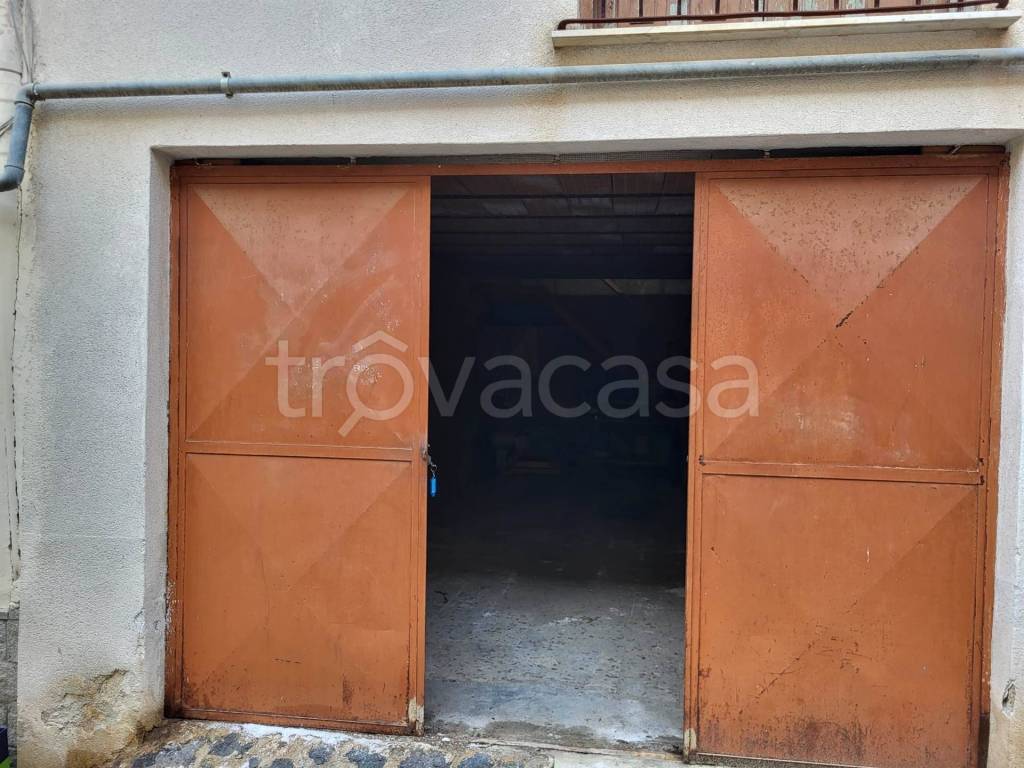 locale di sgombero in vendita a Caltanissetta in zona Centro Storico