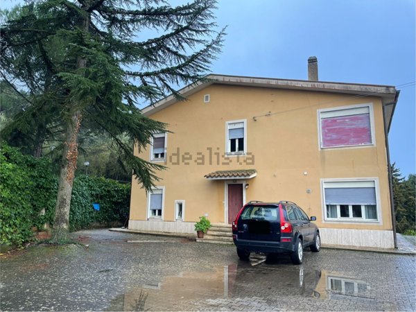 casa indipendente in vendita a Caltanissetta