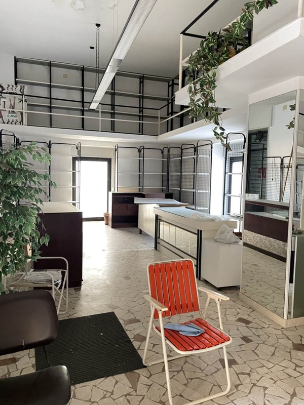 negozio in vendita a Caltanissetta in zona Centro Storico