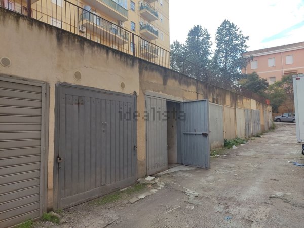 negozio in vendita a Caltanissetta