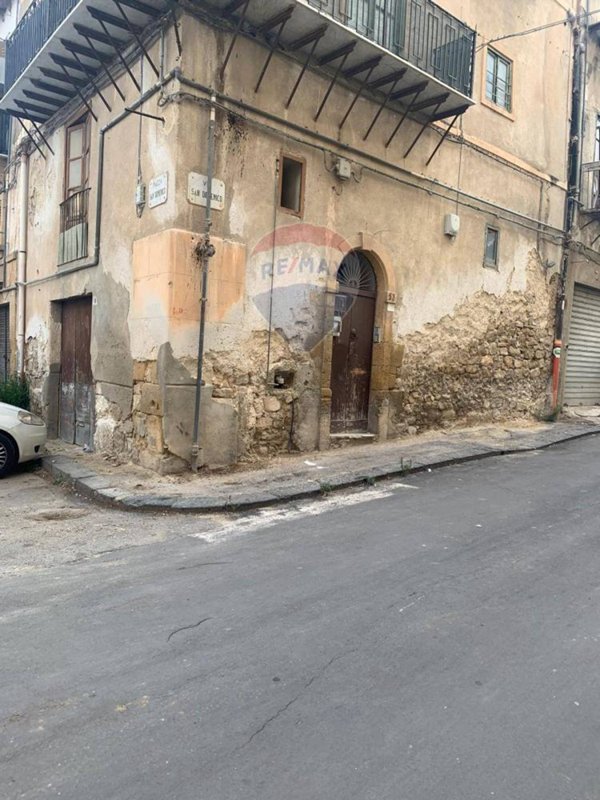 appartamento in vendita a Caltanissetta in zona Centro Storico