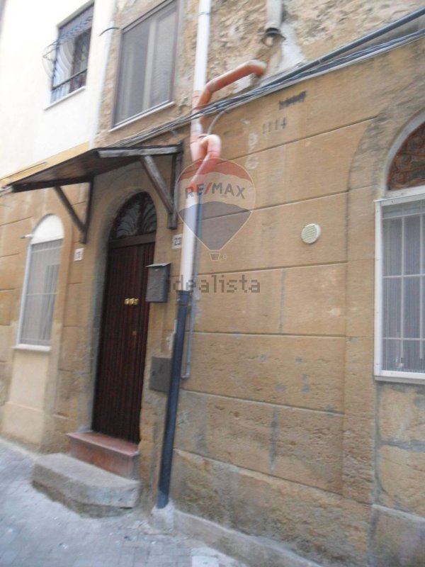 casa indipendente in vendita a Caltanissetta in zona Centro Storico