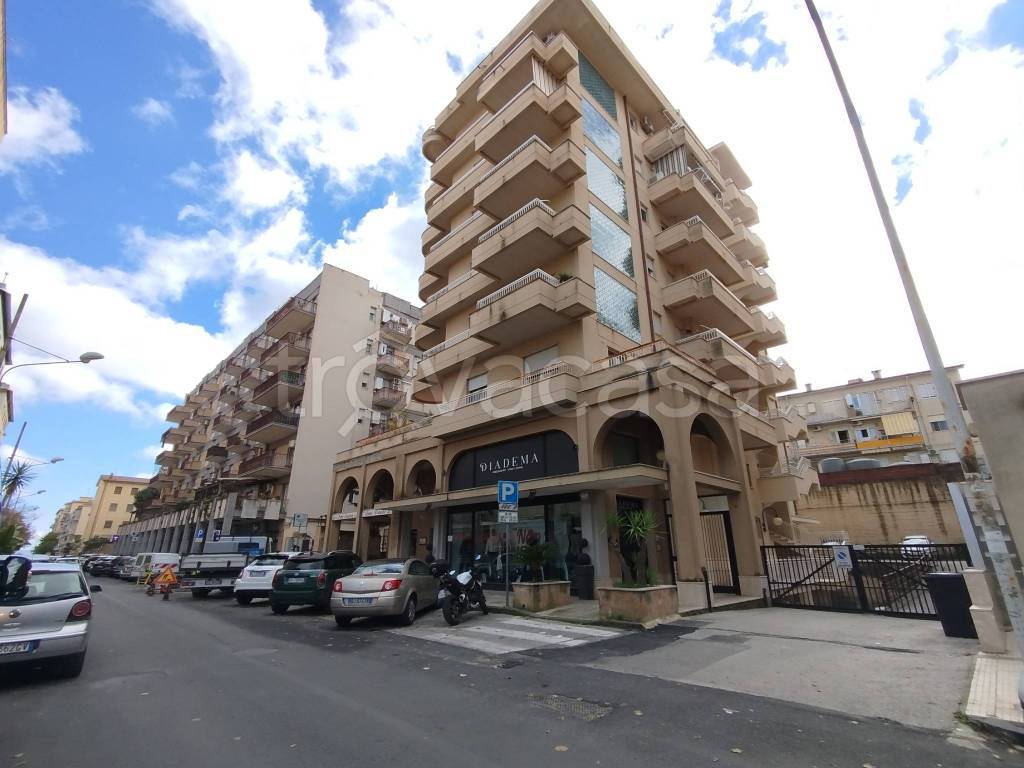 appartamento in vendita a Caltanissetta in zona Centro Storico