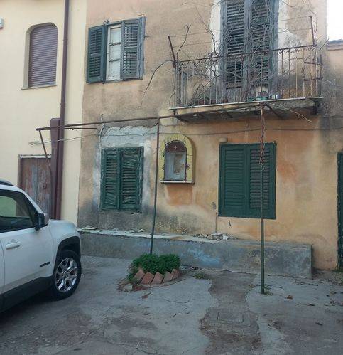 casa indipendente in vendita a Caltanissetta