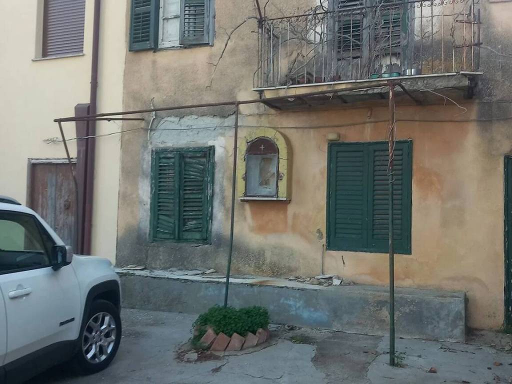 casa indipendente in vendita a Caltanissetta