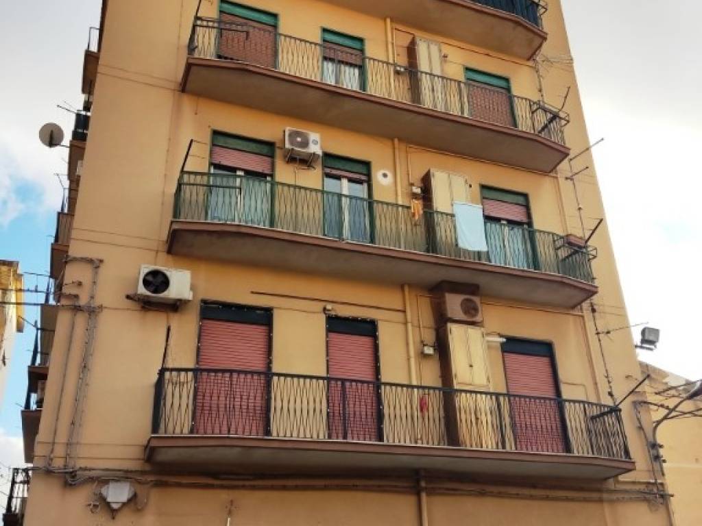 negozio in vendita a Caltanissetta