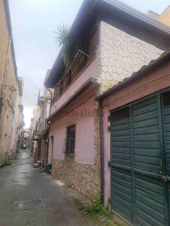 appartamento in vendita a Caltanissetta in zona Centro Storico