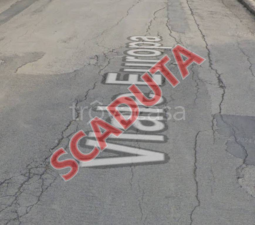 locale commerciale in vendita a Caltanissetta