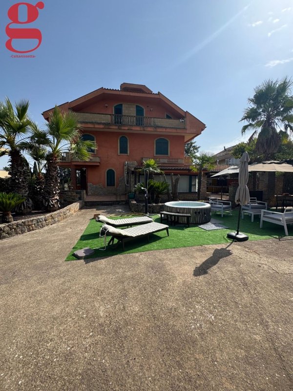 casa indipendente in vendita a Caltanissetta
