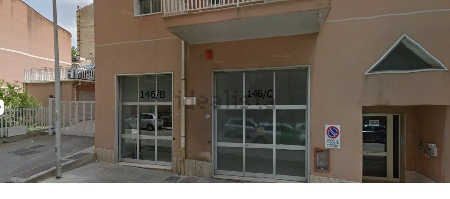 locale commerciale in vendita a Caltanissetta