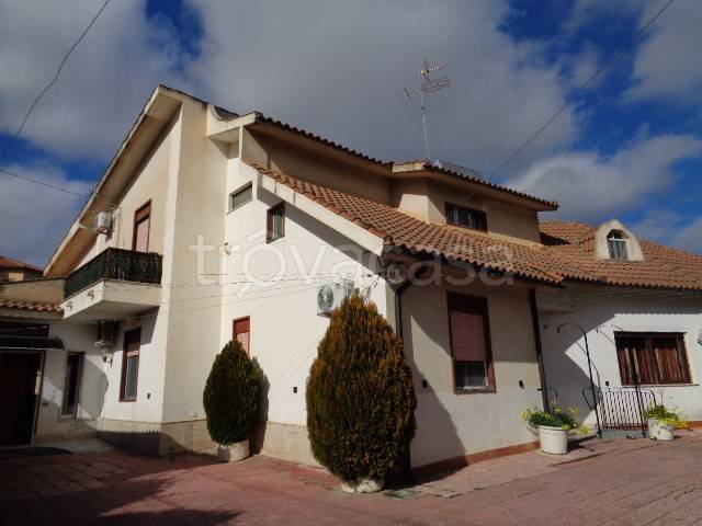 casa indipendente in vendita a Caltanissetta in zona Centro Storico