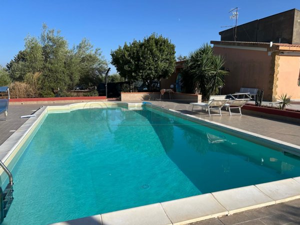 casa indipendente in vendita a Caltanissetta