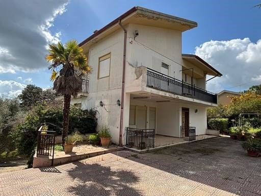 casa indipendente in vendita a Caltanissetta