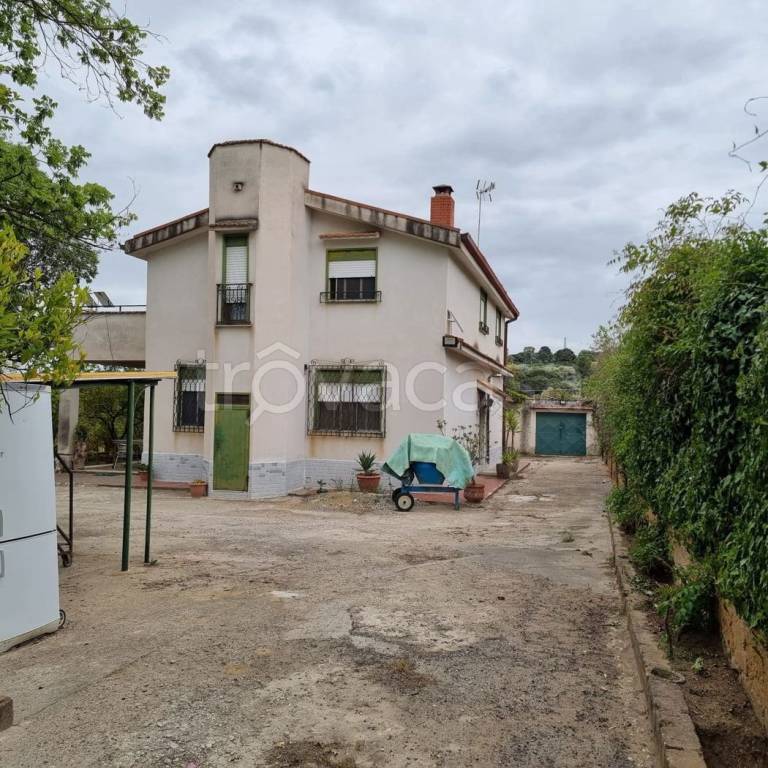 casa indipendente in vendita a Caltanissetta