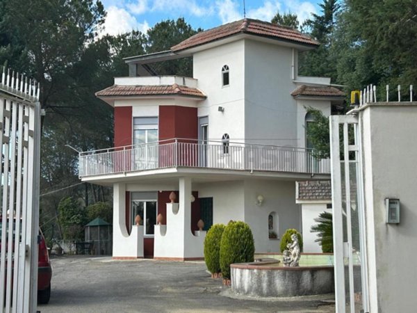 intera palazzina in vendita a Caltanissetta