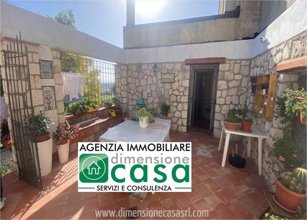 casa indipendente in vendita a Caltanissetta