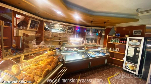 locale commerciale in vendita a Caltanissetta