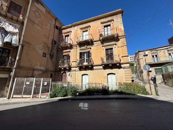 casa indipendente in vendita a Caltanissetta