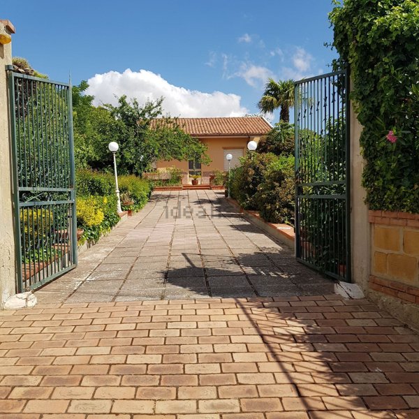 casa indipendente in vendita a Caltanissetta