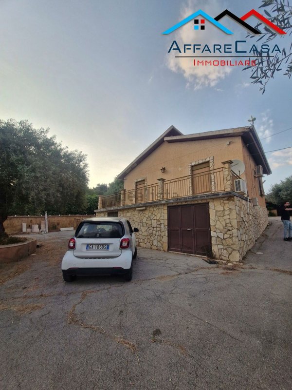 casa indipendente in vendita a Caltanissetta in zona Villaggio Santa Barbara
