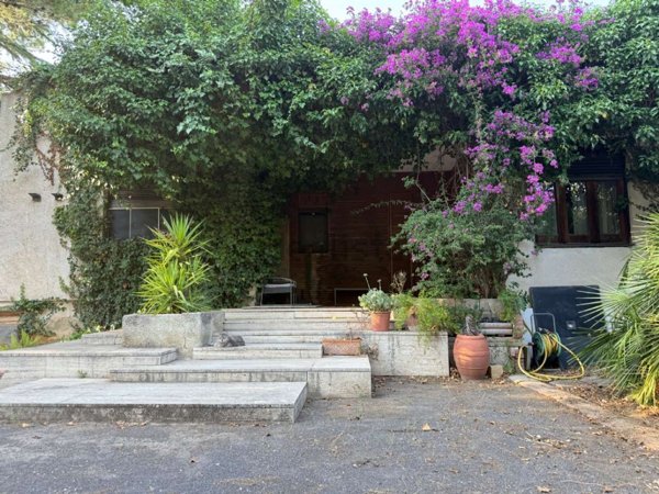 casa indipendente in vendita a Caltanissetta