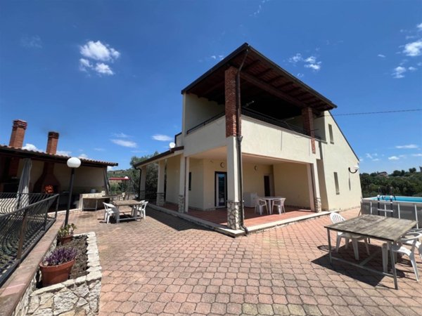 casa indipendente in vendita a Caltanissetta