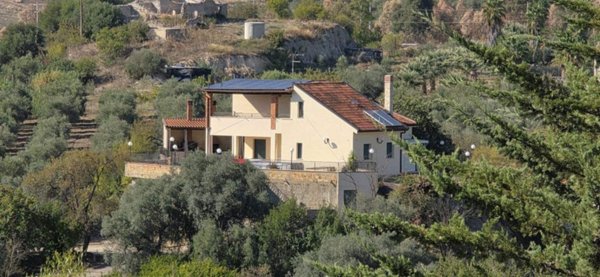 casa indipendente in vendita a Caltanissetta